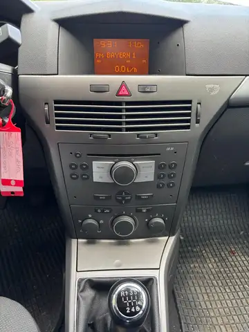 Opel Astra view 9