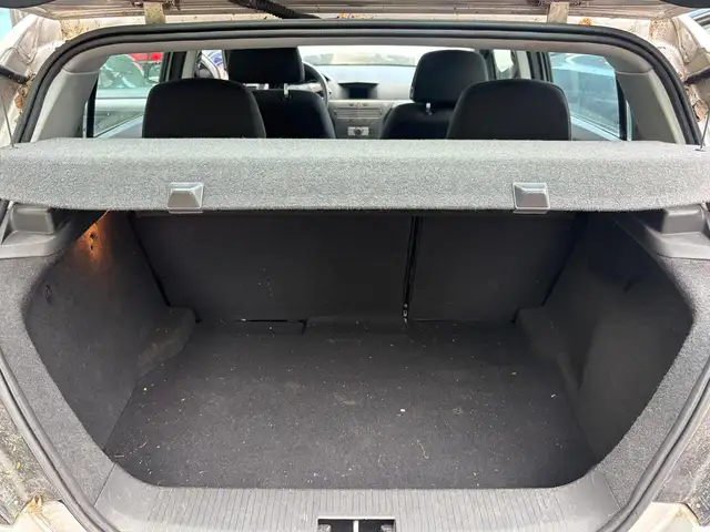 Opel Astra view 15
