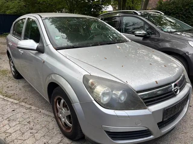Opel Astra view 5