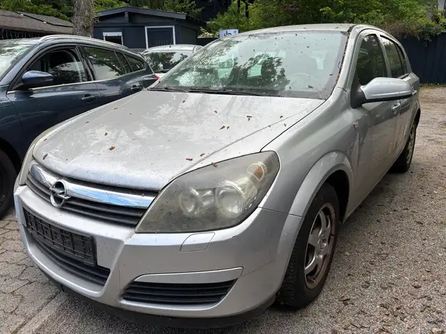 Opel Astra main image