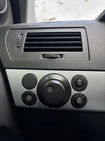 Opel Astra view 11