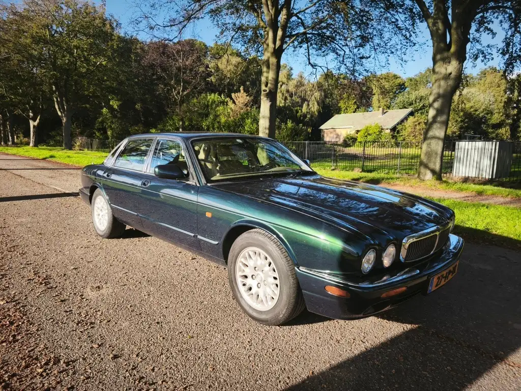 Jaguar XJ 2000 из Европы — купить под ключ