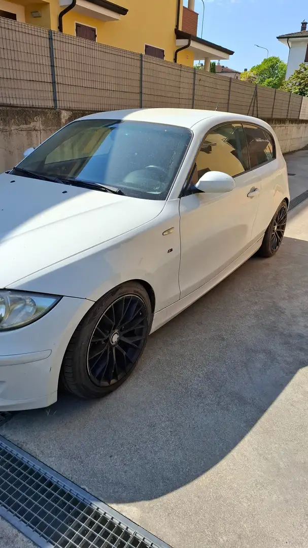 BMW 116 116d+3p+2.0+Futura+116cv+dpf White - 2