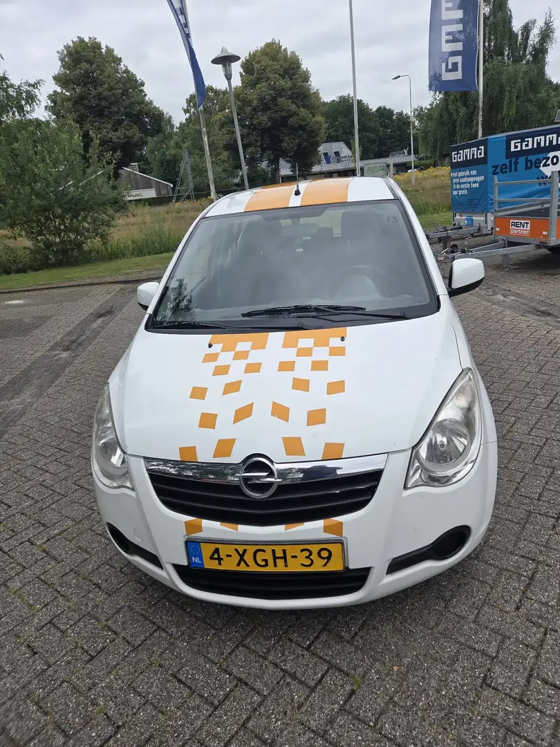 Opel Agila 1.0 Essentia Wit - 2