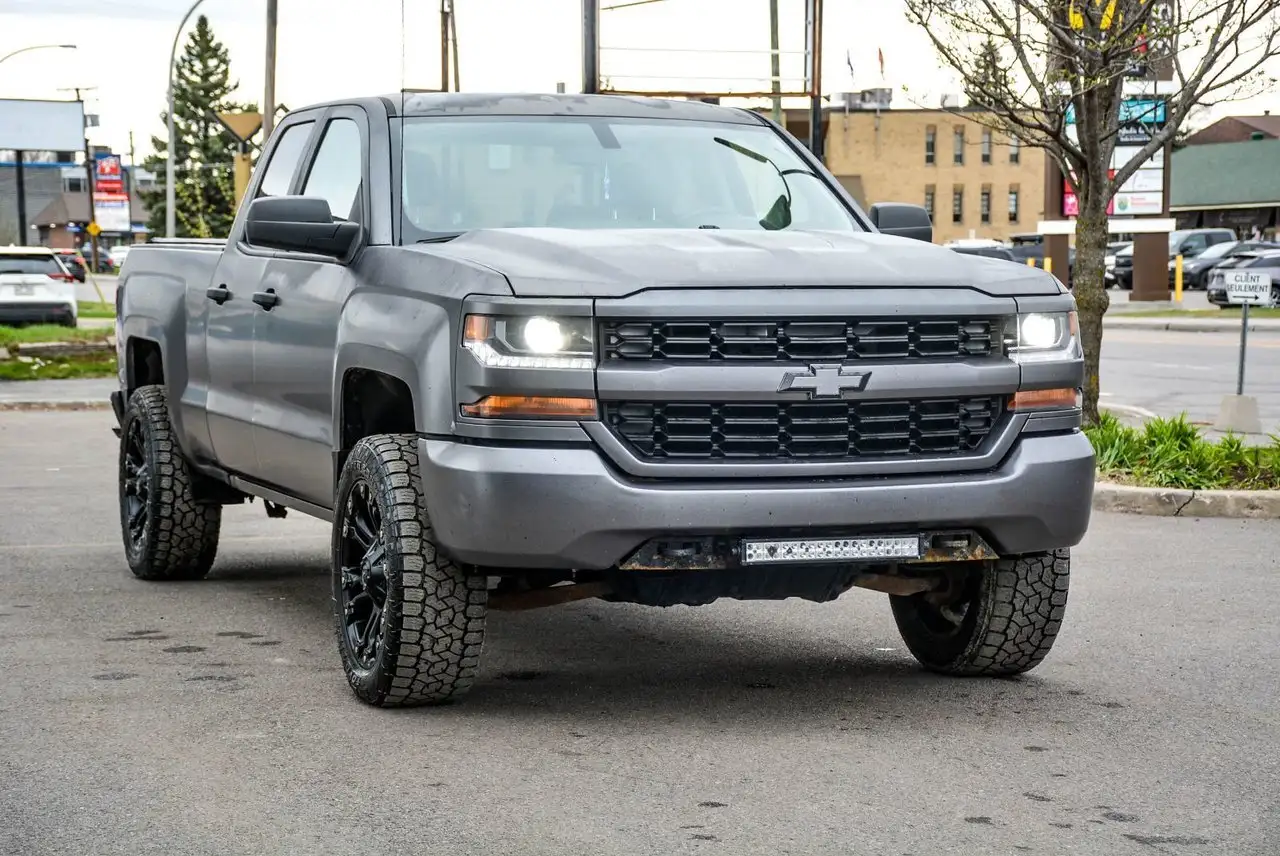 Chevrolet Silverado 1500 снимка Chevrolet Silverado 1500