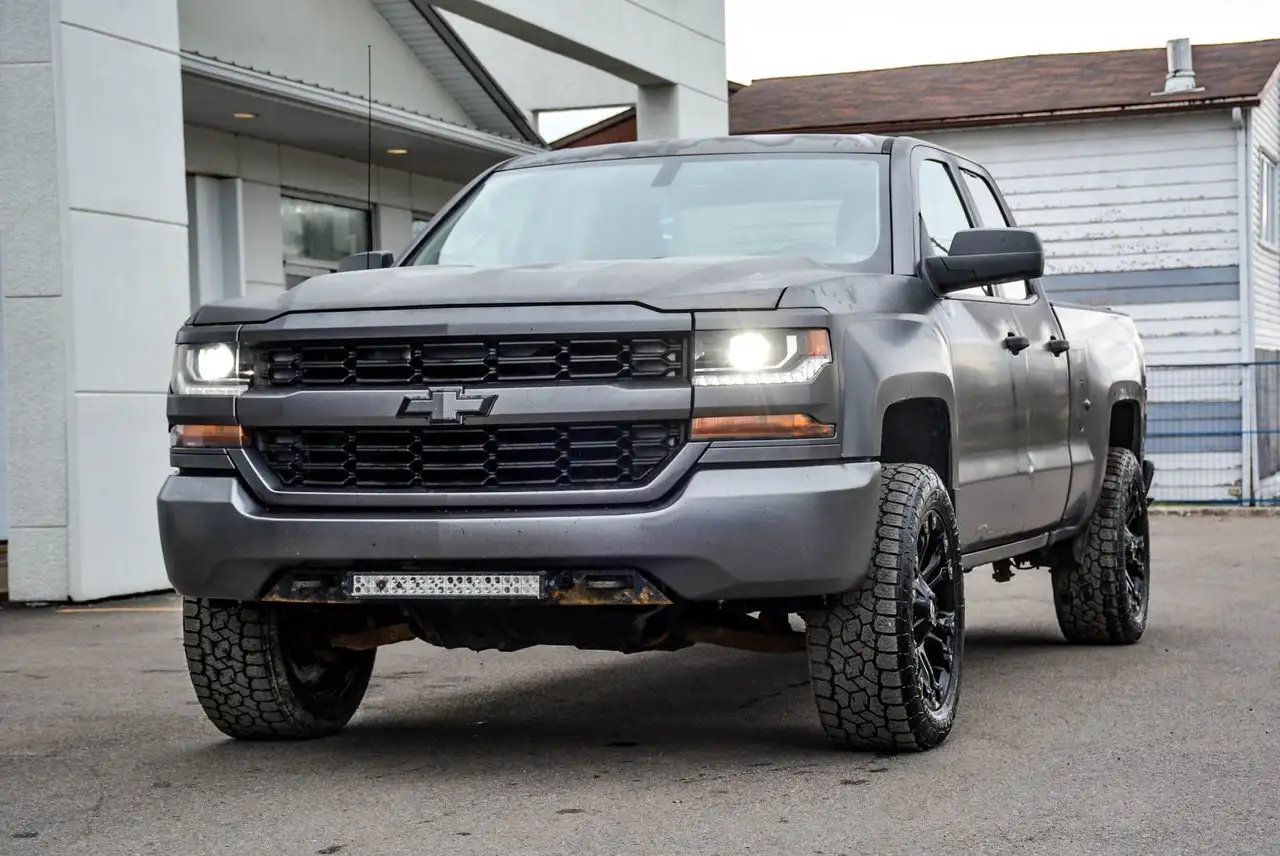 Chevrolet Silverado 1500 снимка Chevrolet Silverado 1500