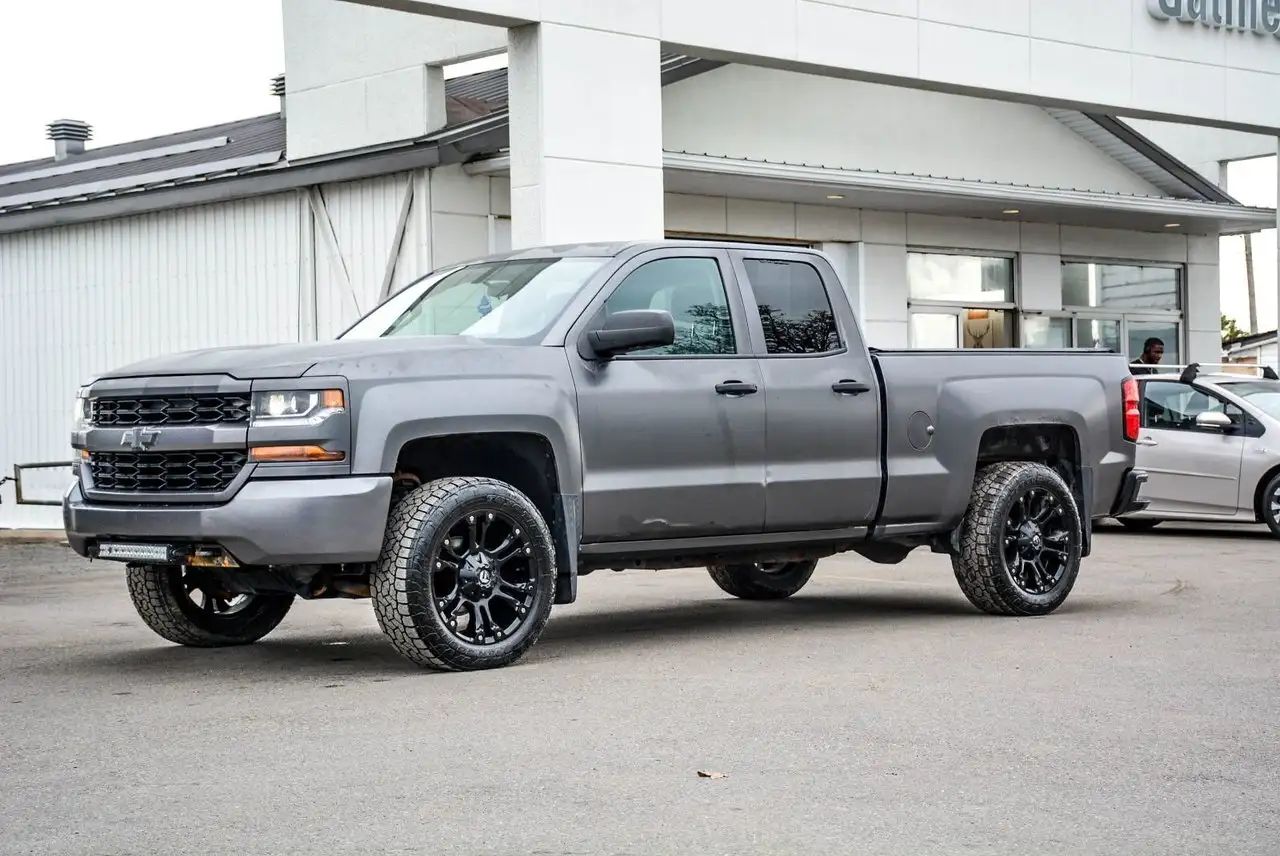 Chevrolet Silverado 1500 снимка Chevrolet Silverado 1500