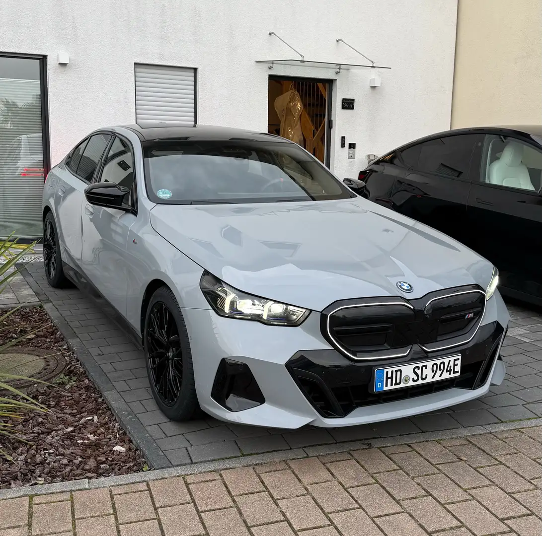 BMW i5 M60, 8Fach, AHK, Pano-Dach, Autobahnassistent etc. - 1