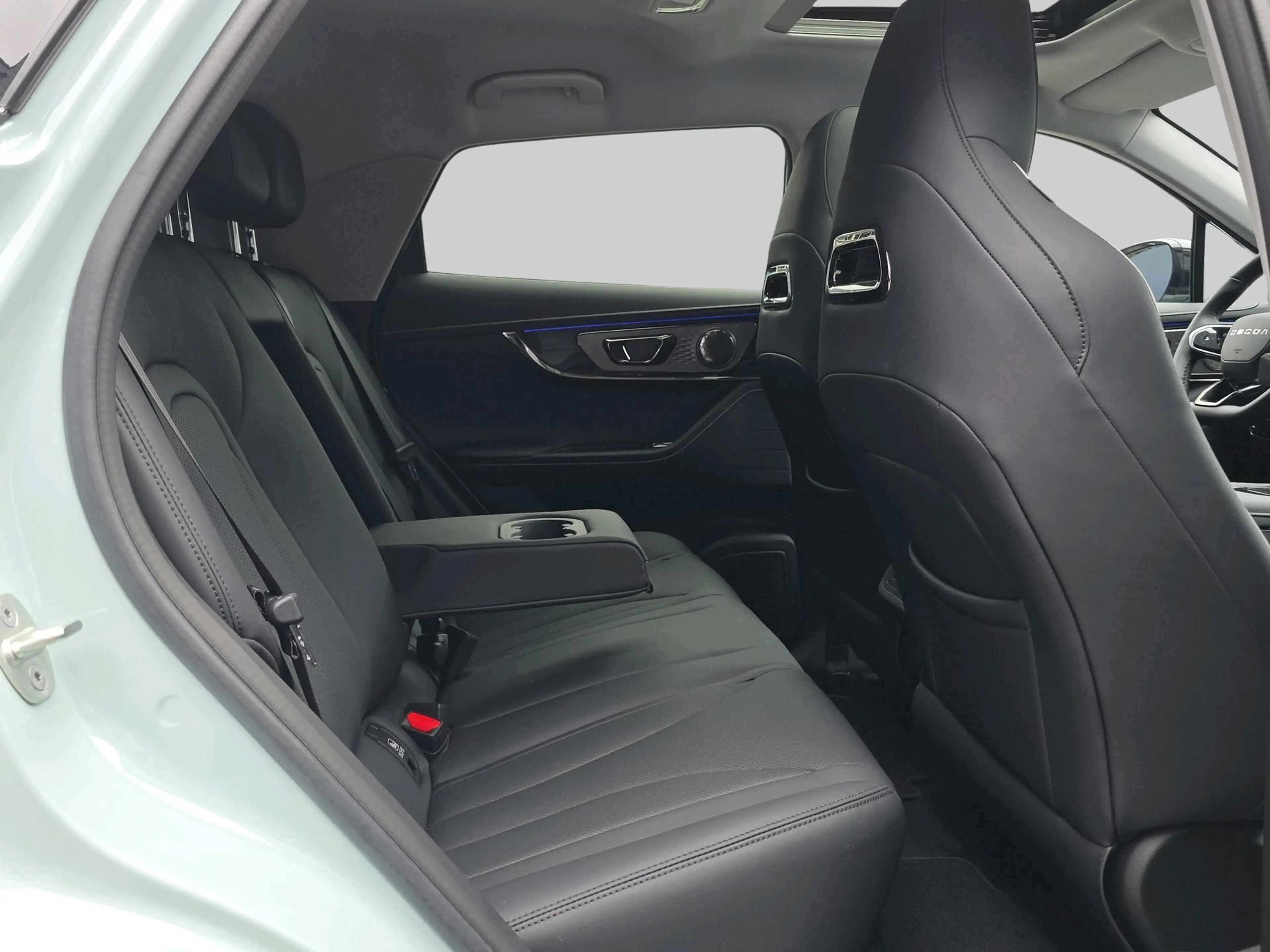 Omoda 5 EV Premium 61 kWh | pano dak | Volleder | 360 grad — photo 14