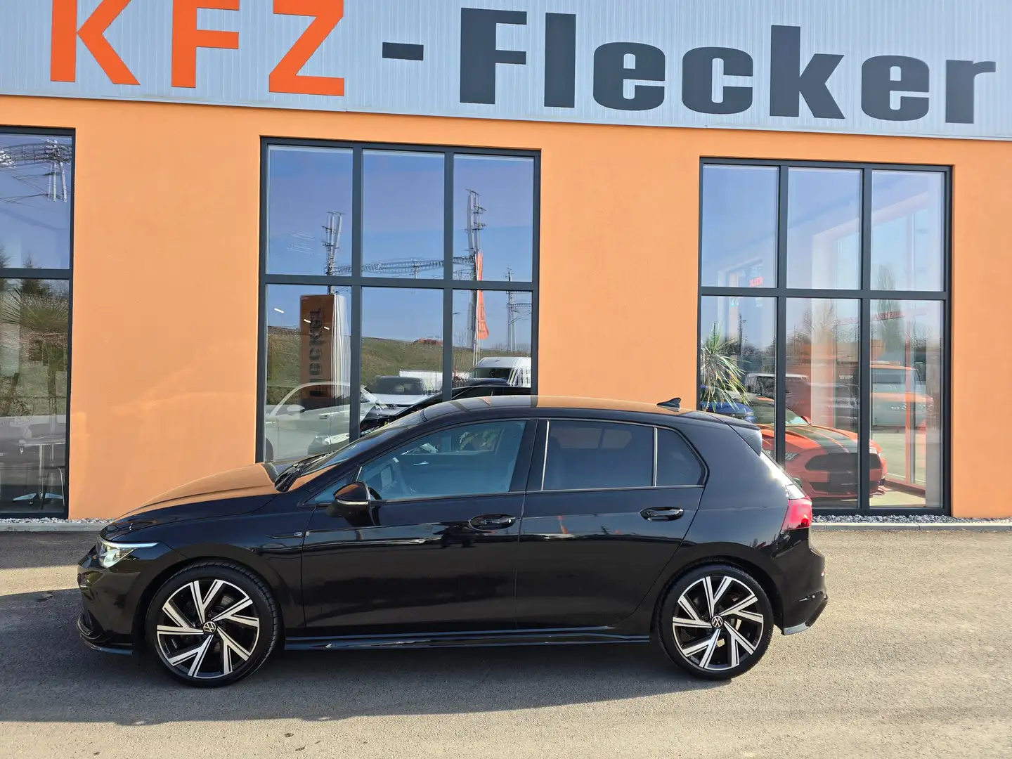 Volkswagen Golf R-Line DSG R-Line Schwarz - 2