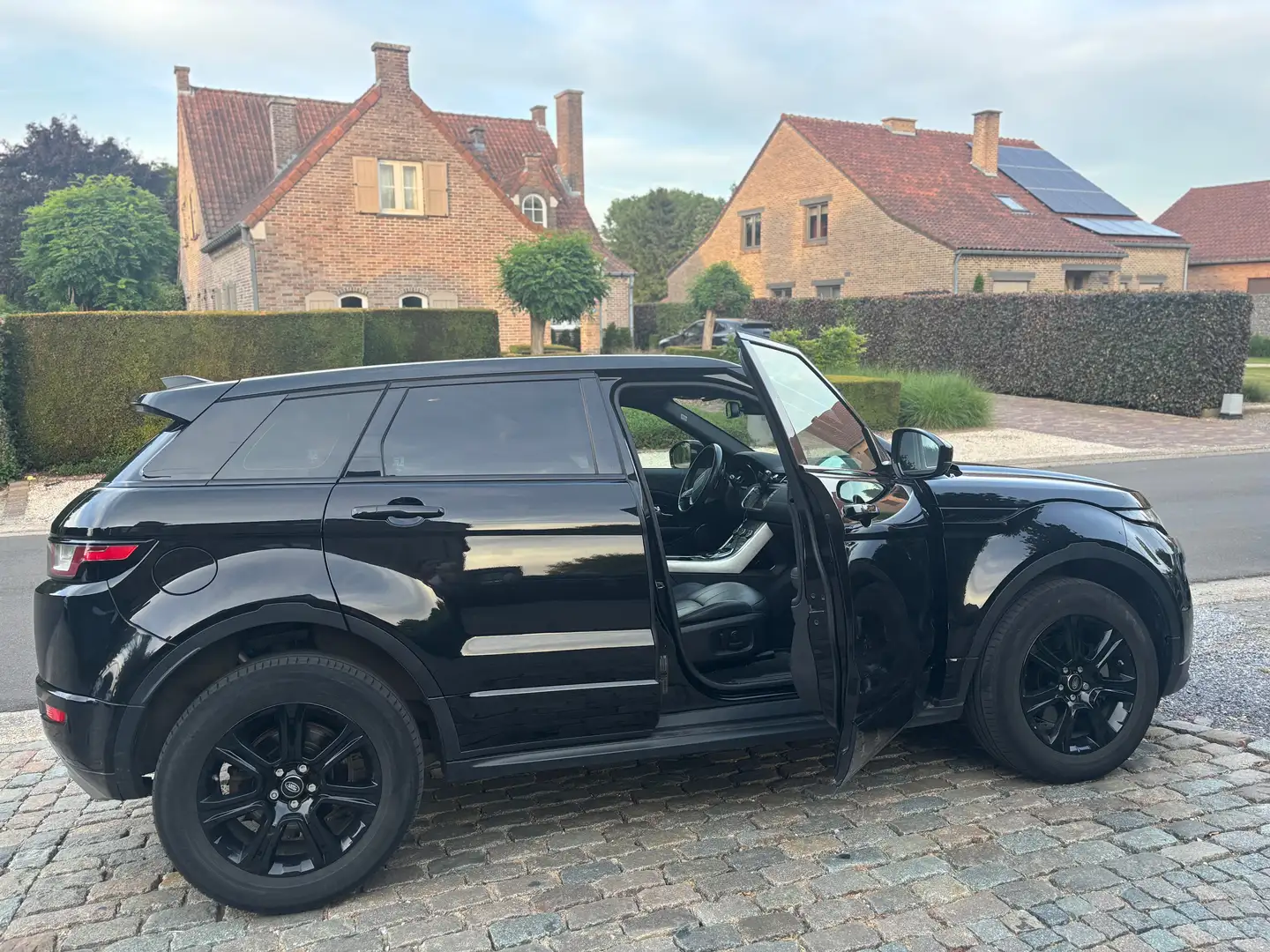 Land Rover Range Rover Evoque Range Rover Evoque TD4 Aut. HSE Dynamic Zwart - 1