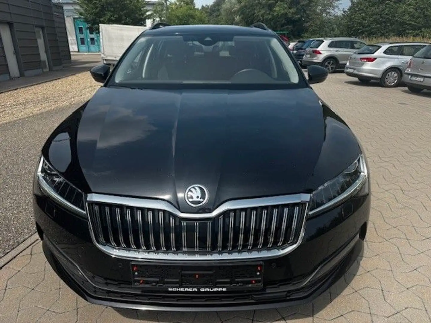 Skoda Superb Combi Ambition 4x4 Panorama /LED/ Navi/ Noir - 2