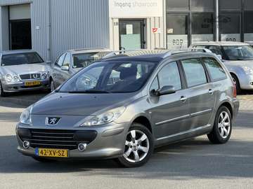 SW 2.0-16V Premium LEES ADVERTENTIE | Automaat | P