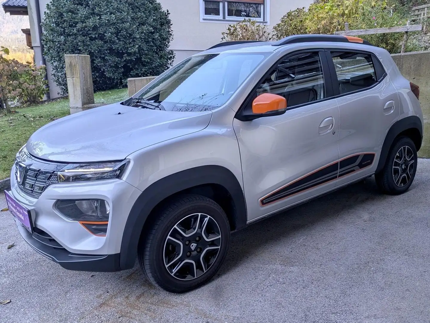 Dacia Spring Comfort Plus 26,8 kw - 1. Bes.- Service neu ! Silber - 2