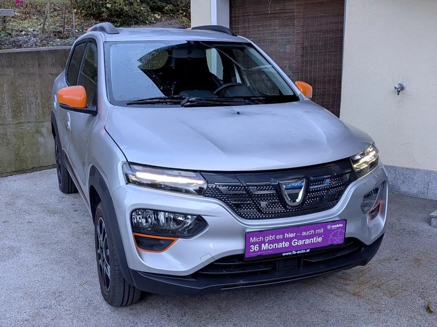 Dacia Spring Comfort Plus 26,8 kw - 1. Bes.- Service neu ! Silber - 1