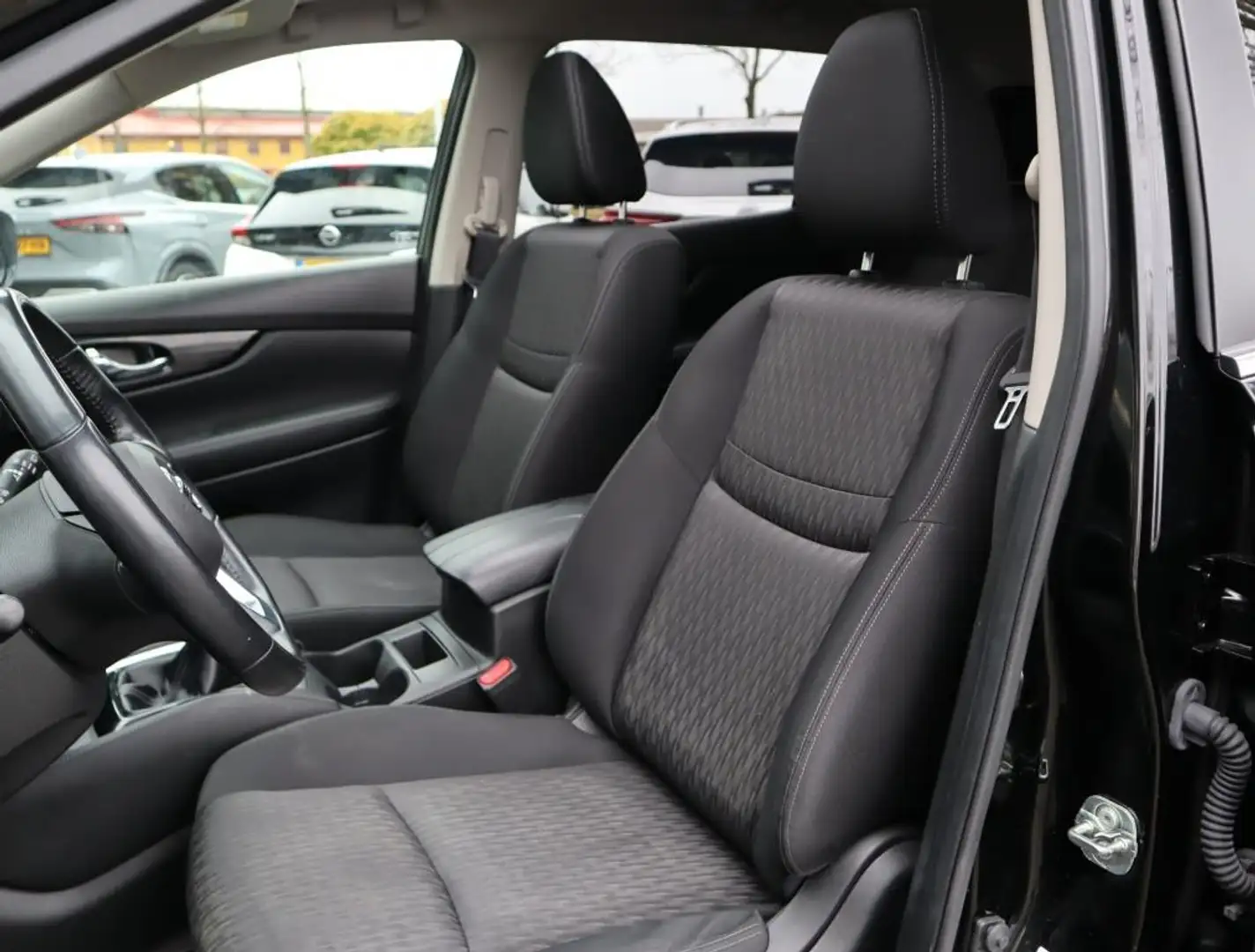 Nissan X-Trail 1.6 DIG-T N-Connecta / 1800KG Trekgewicht / Trekha Zwart - 2
