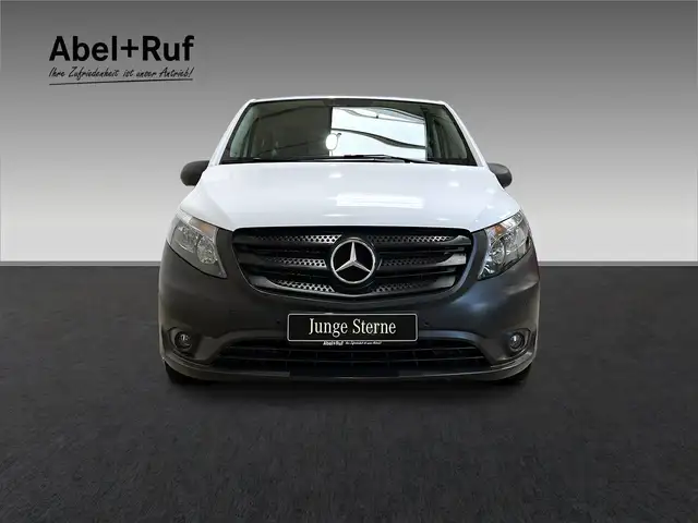 Mercedes-Benz Vito view 2