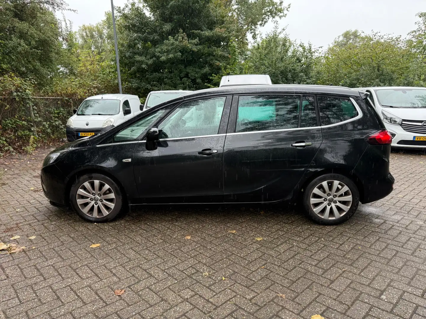 Opel Zafira Tourer 1.4 Cosmo Airco Cruise Black Magic Zwart - 2