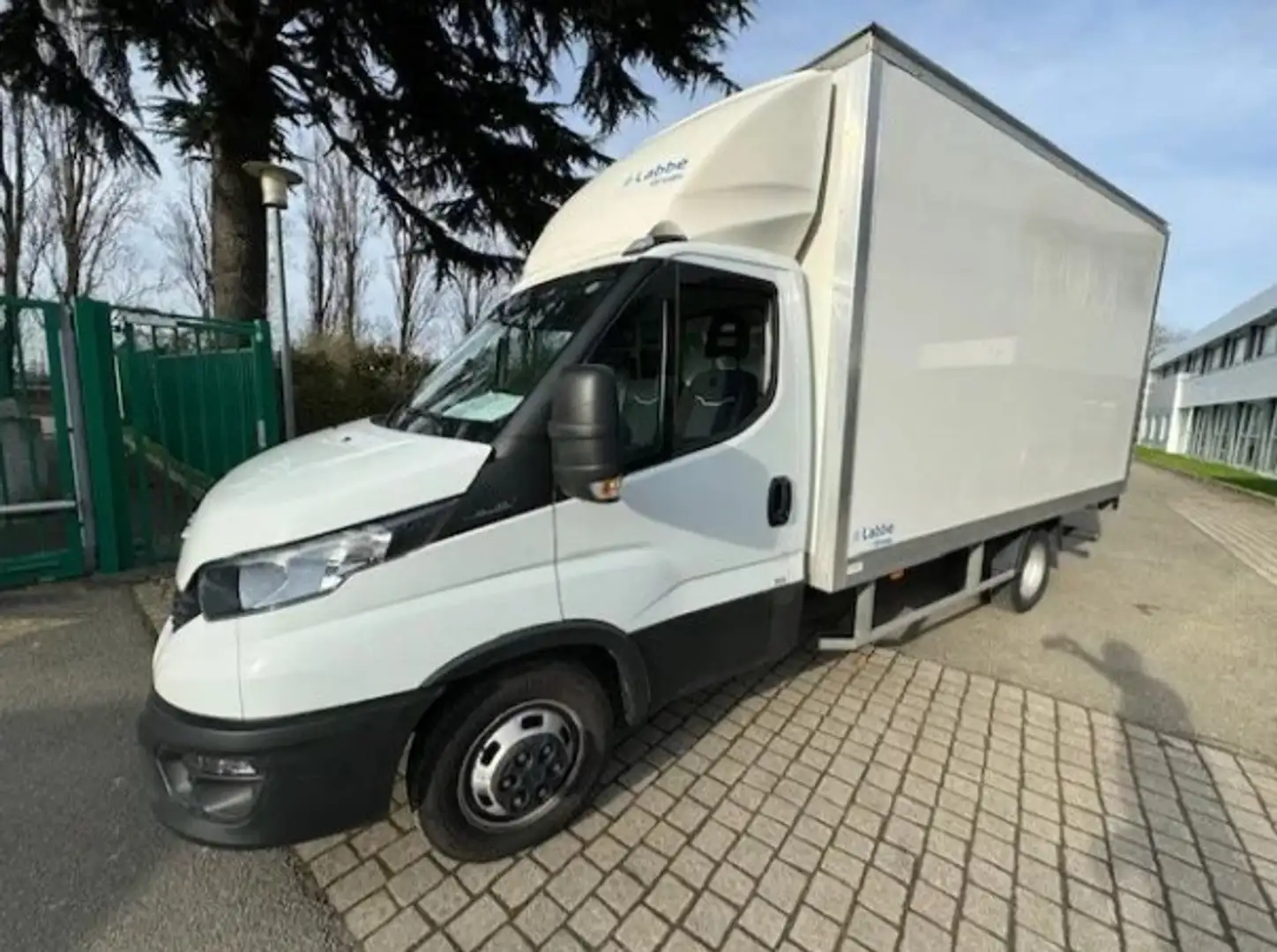 Iveco Daily 35C16 crna - 1