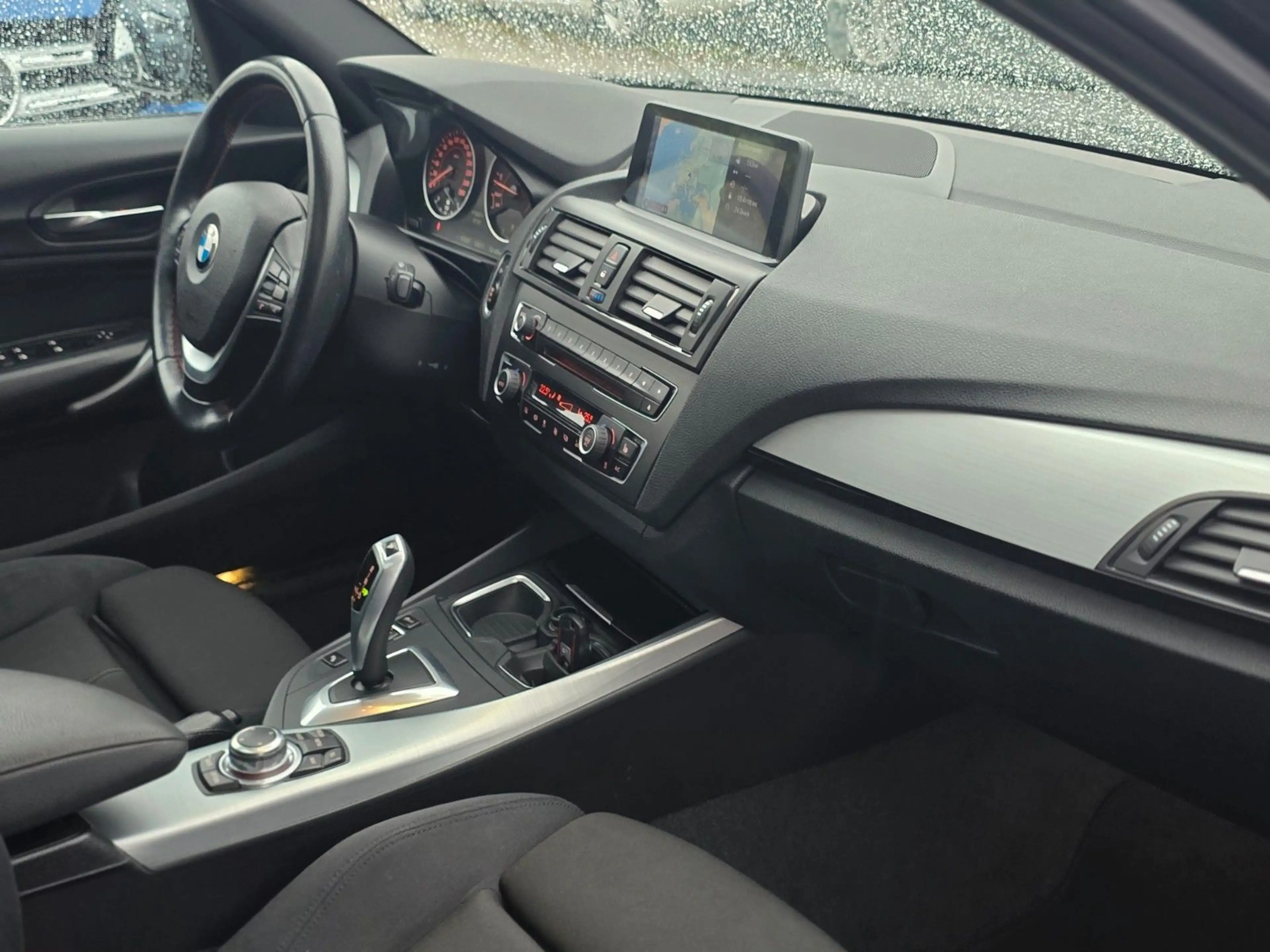 BMW 118 i Lim Aut. Sport-Line |Navi Prof |Schiebedach — photo 10