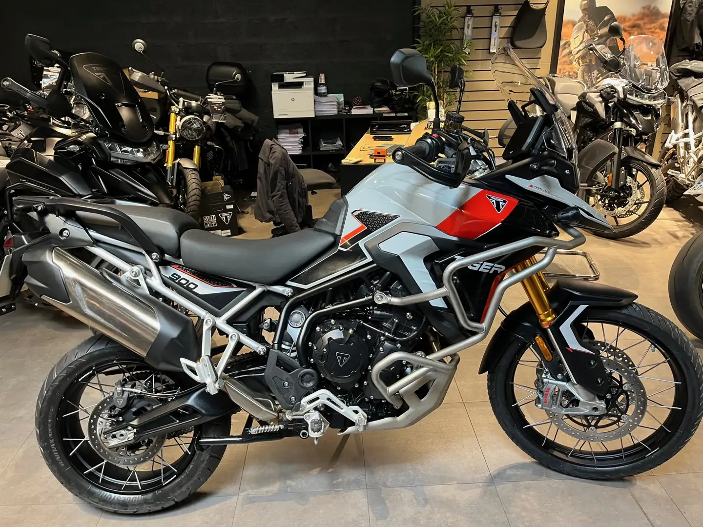 Triumph Tiger 900 - 2