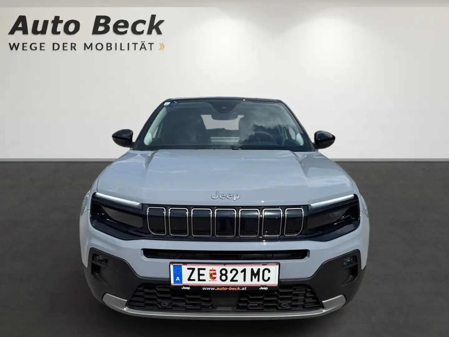 Jeep Avenger 1,2 Summit Mild-Hybrid Grau - 2