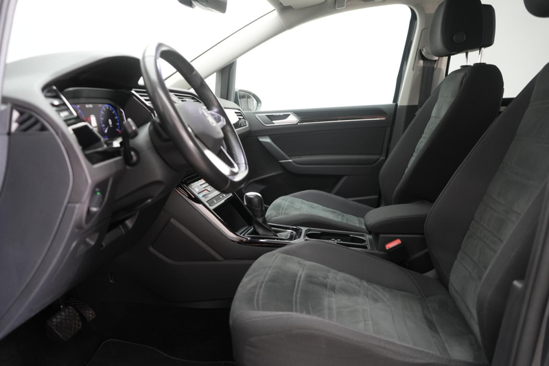 Volkswagen Touran 2.0 TDI DSG Highline ACC/Kamera/Virtual/A — photo 9