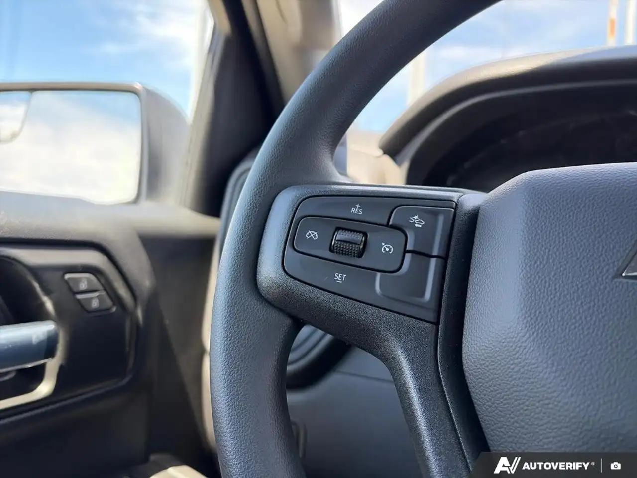 Chevrolet Silverado 1500 снимка Chevrolet Silverado 1500