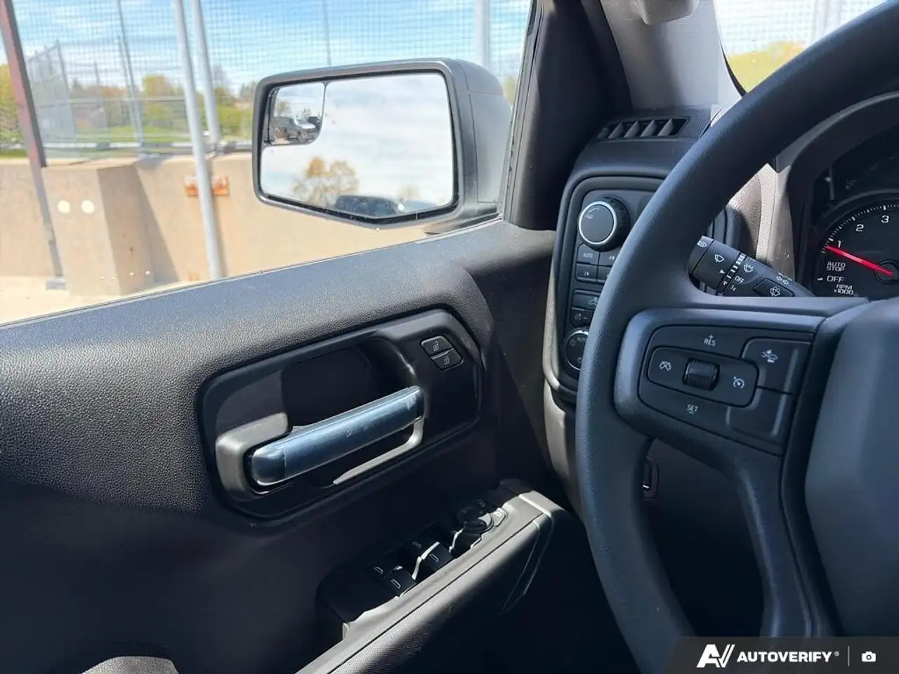 Chevrolet Silverado 1500 снимка Chevrolet Silverado 1500