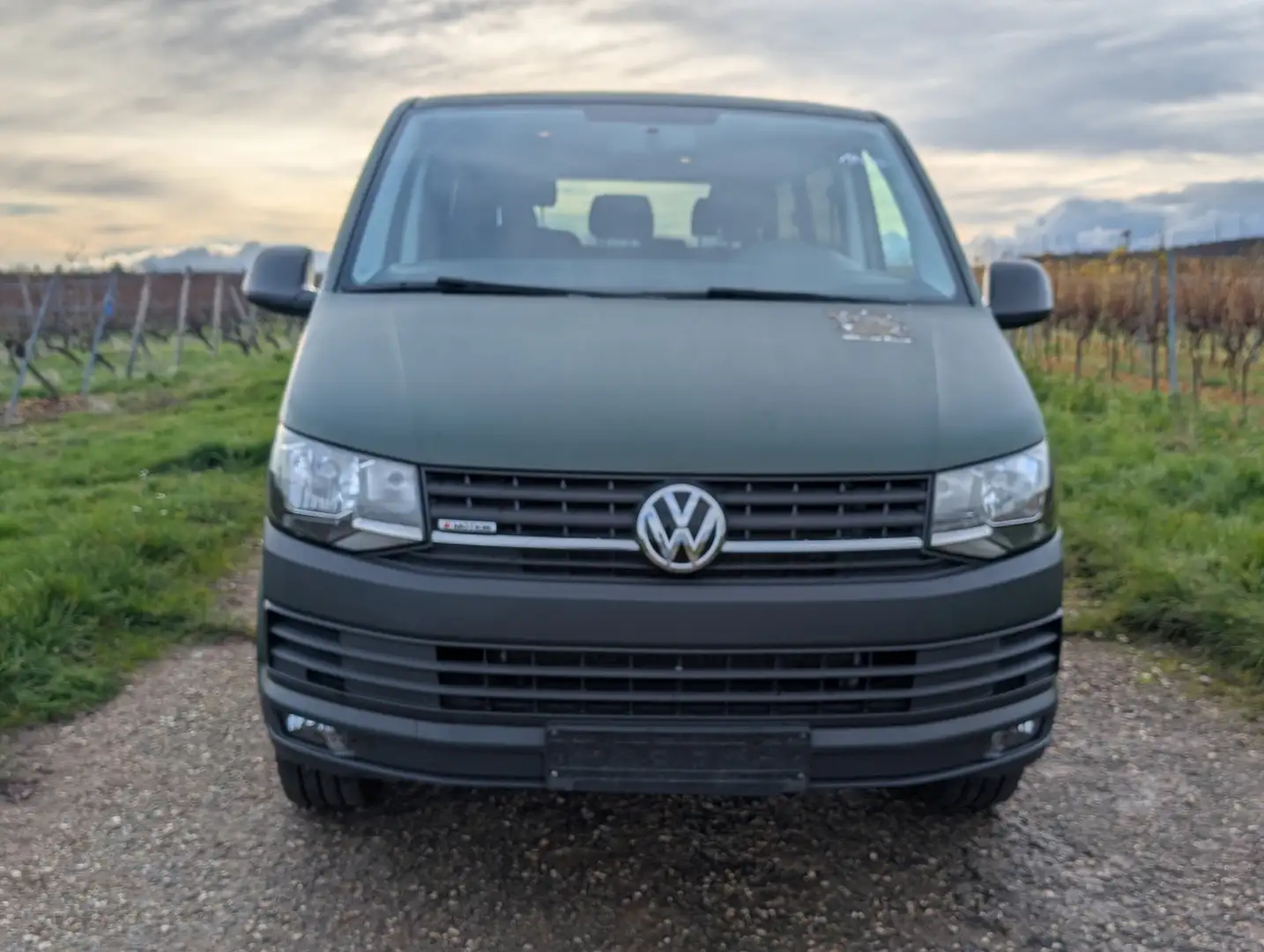 Volkswagen T6 Kombi Kombi 4Motion Sperre 8 Sitze Bundeswehr Grau - 2
