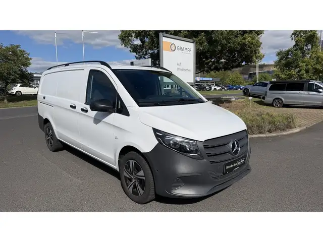 Mercedes-Benz Unknown Model view 3
