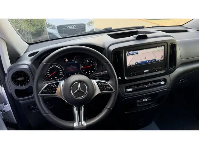 Mercedes-Benz Unknown Model view 12
