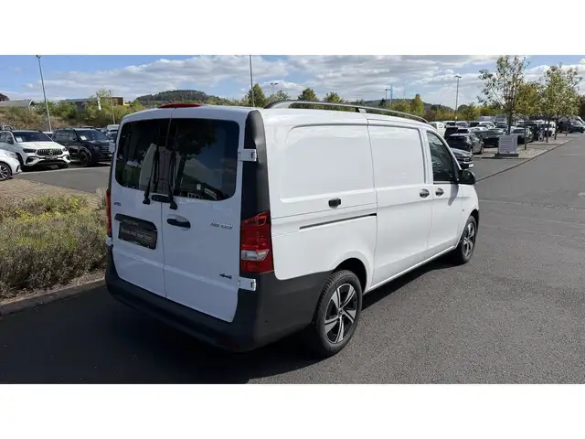 Mercedes-Benz Unknown Model view 5