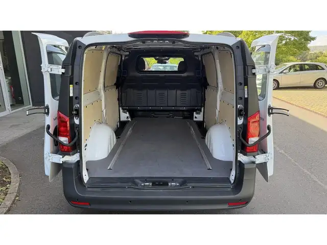 Mercedes-Benz Unknown Model view 7