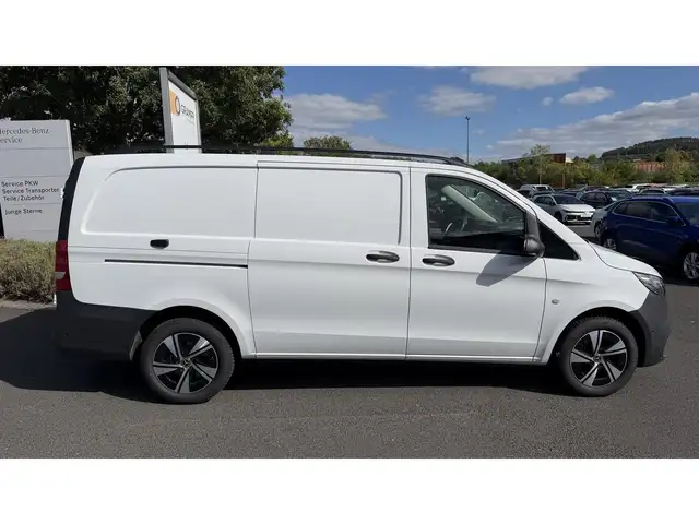 Mercedes-Benz Unknown Model view 4