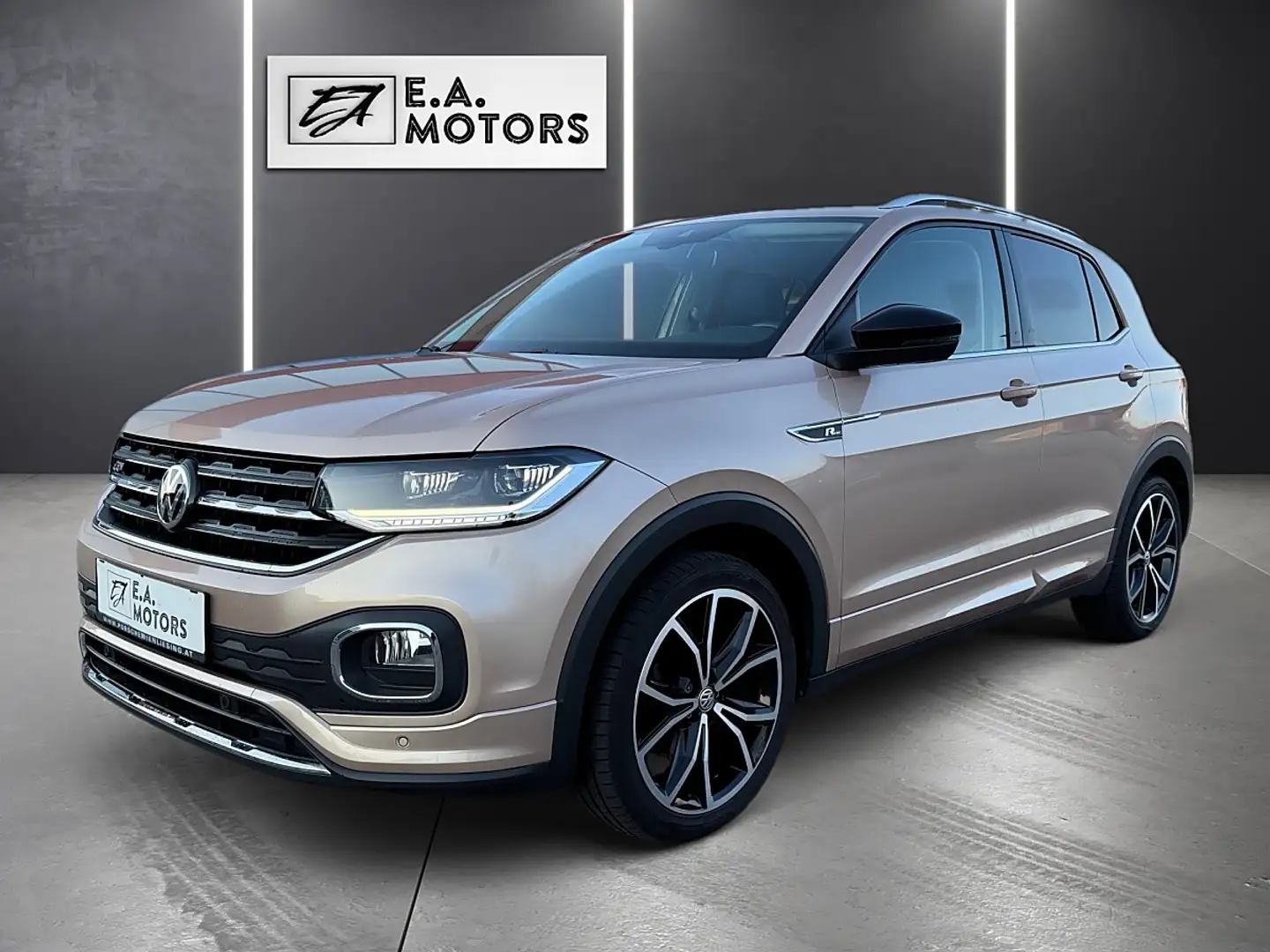 Volkswagen T-Cross 1,0 TSI R Line DSG Beige - 1