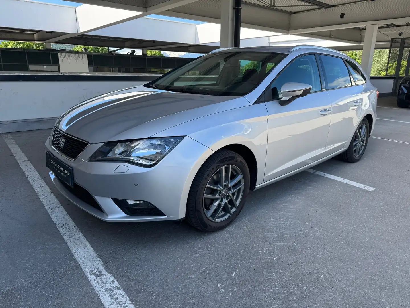 SEAT Leon Style 4Drive Grau - 1