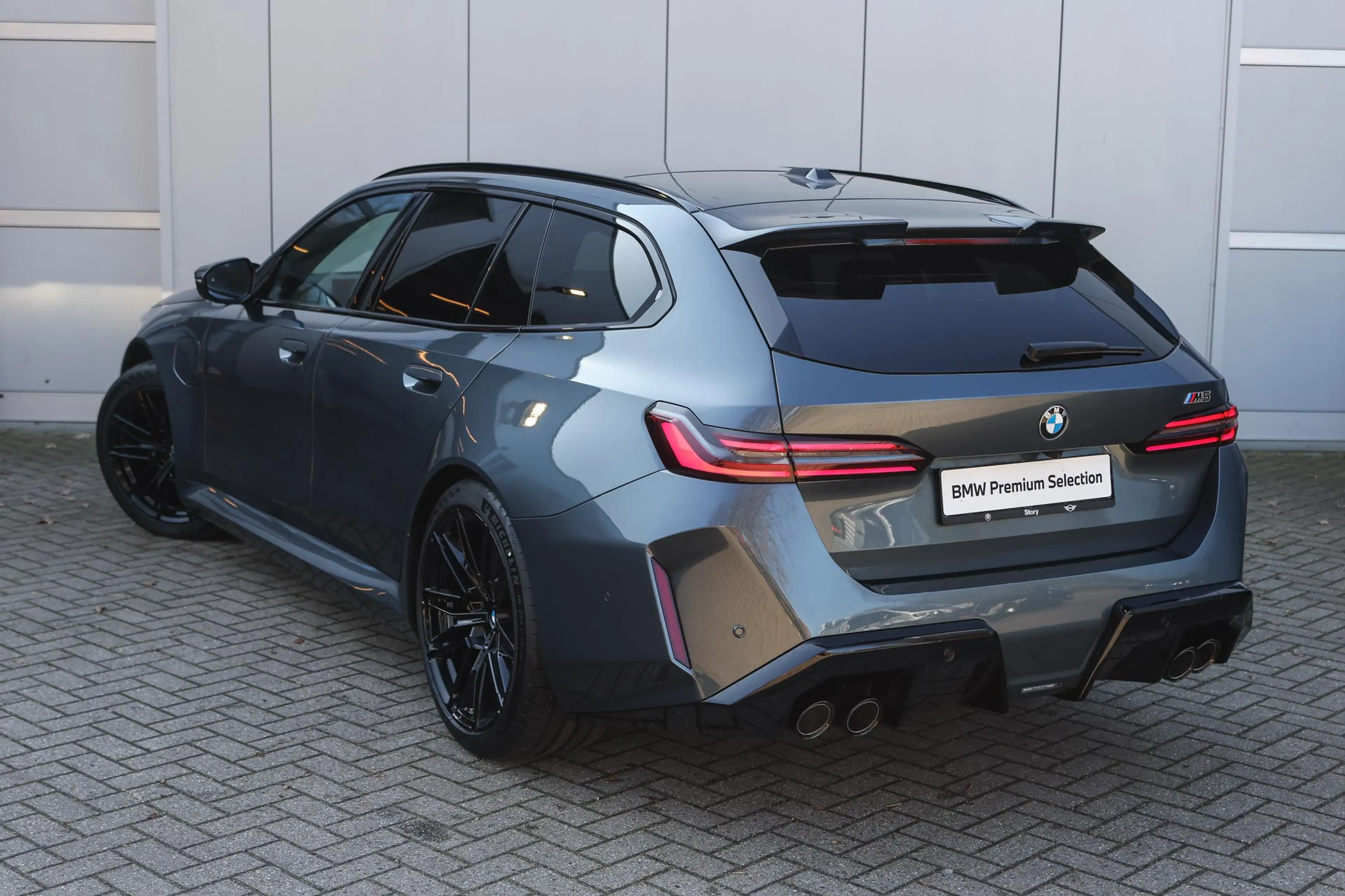 BMW M5 Touring Automaat / M Drive Professional / Panorama — photo 2