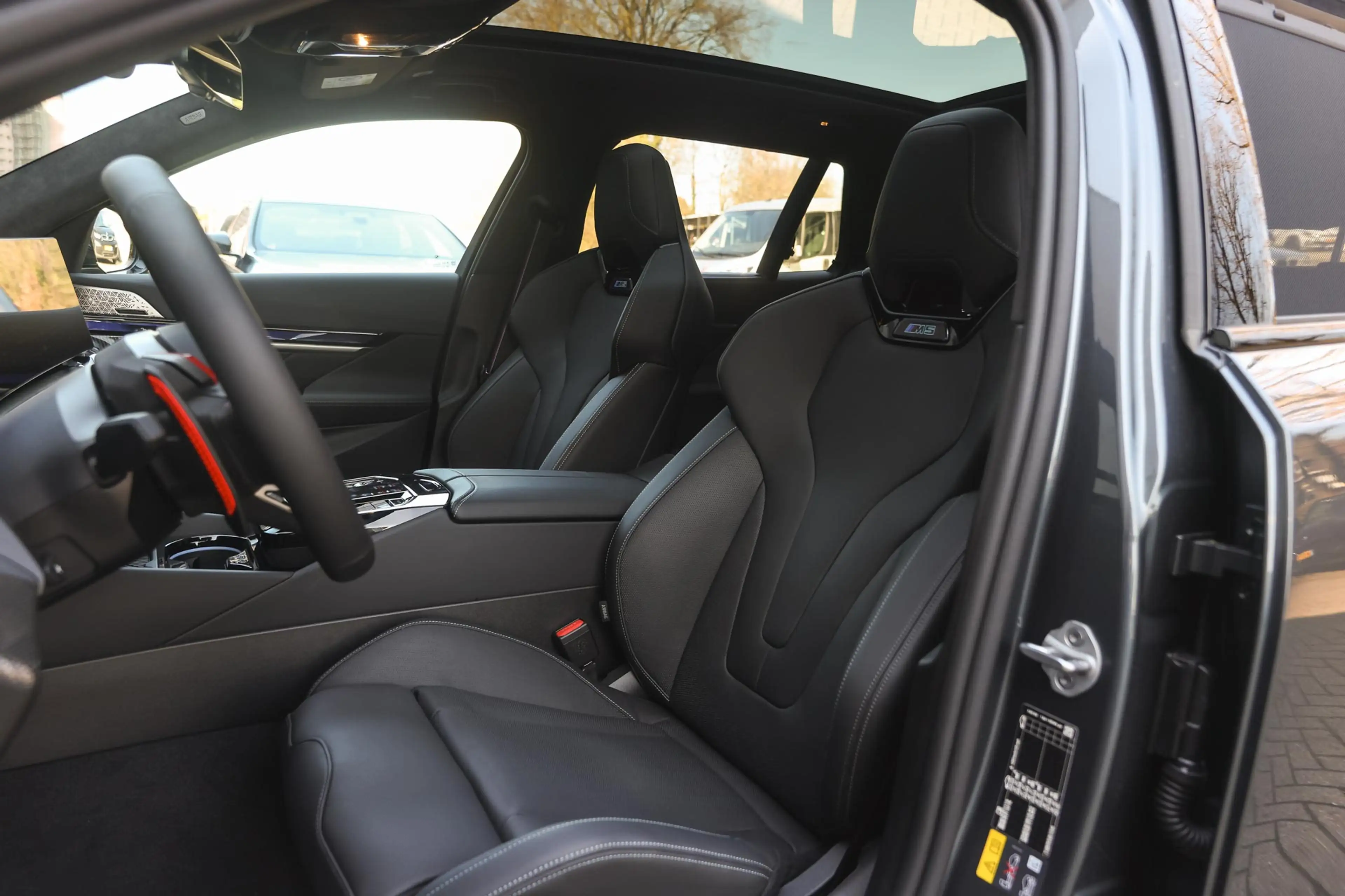 BMW M5 Touring Automaat / M Drive Professional / Panorama — photo 13