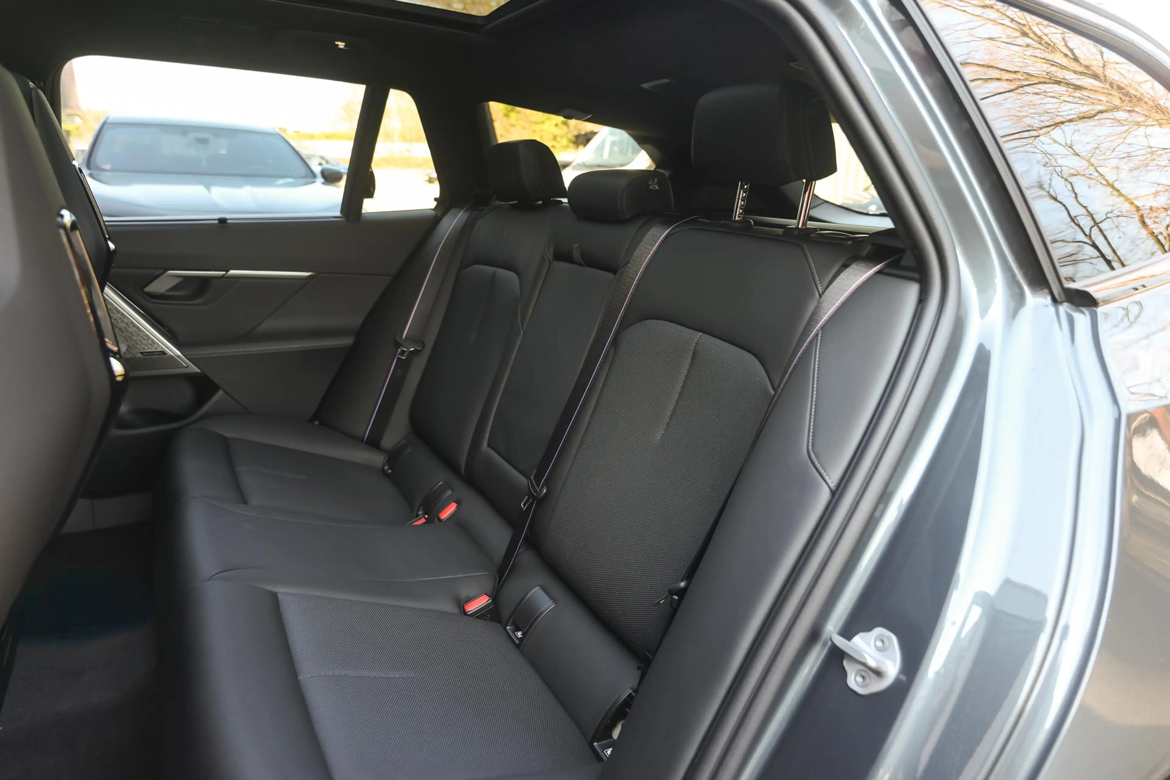 BMW M5 Touring Automaat / M Drive Professional / Panorama — photo 11