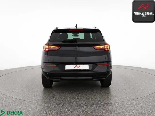 Opel Grandland X view 4