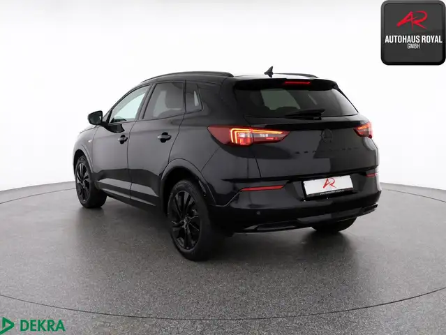 Opel Grandland X view 3