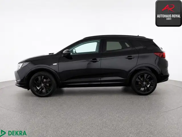Opel Grandland X view 2