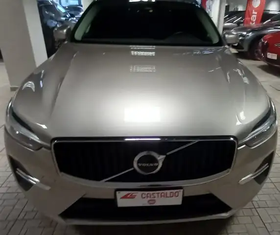 Volvo XC60 B4 automatico Core N1 AUTOCARRO