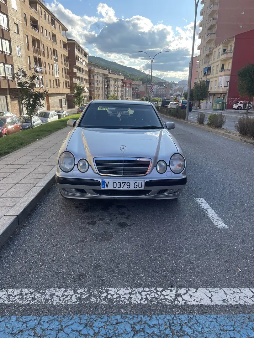 Mercedes-Benz E 280 V6 Elegance - 1