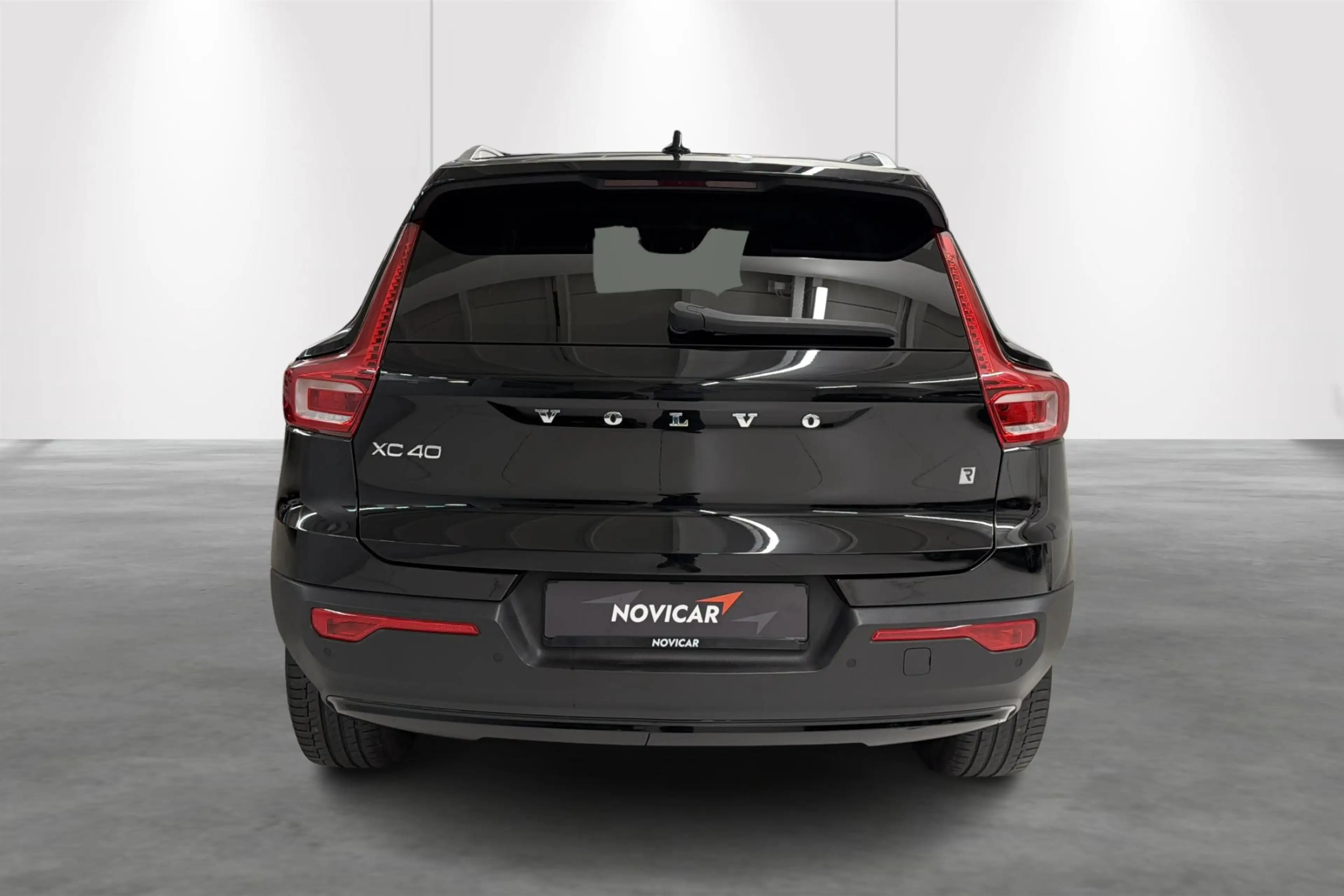 Volvo XC40 B4 Momentum Pro DCT — photo 9