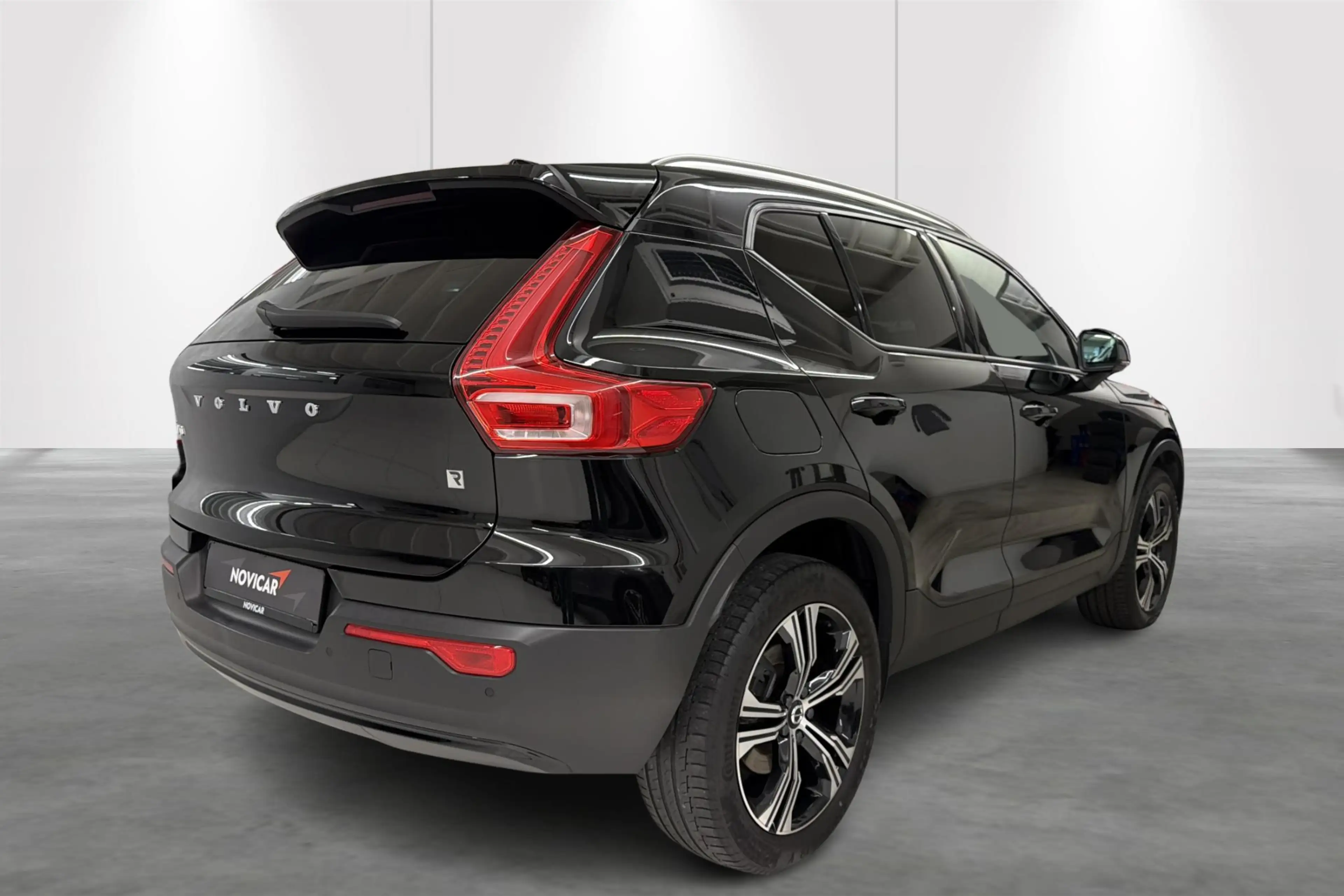 Volvo XC40 B4 Momentum Pro DCT — photo 2