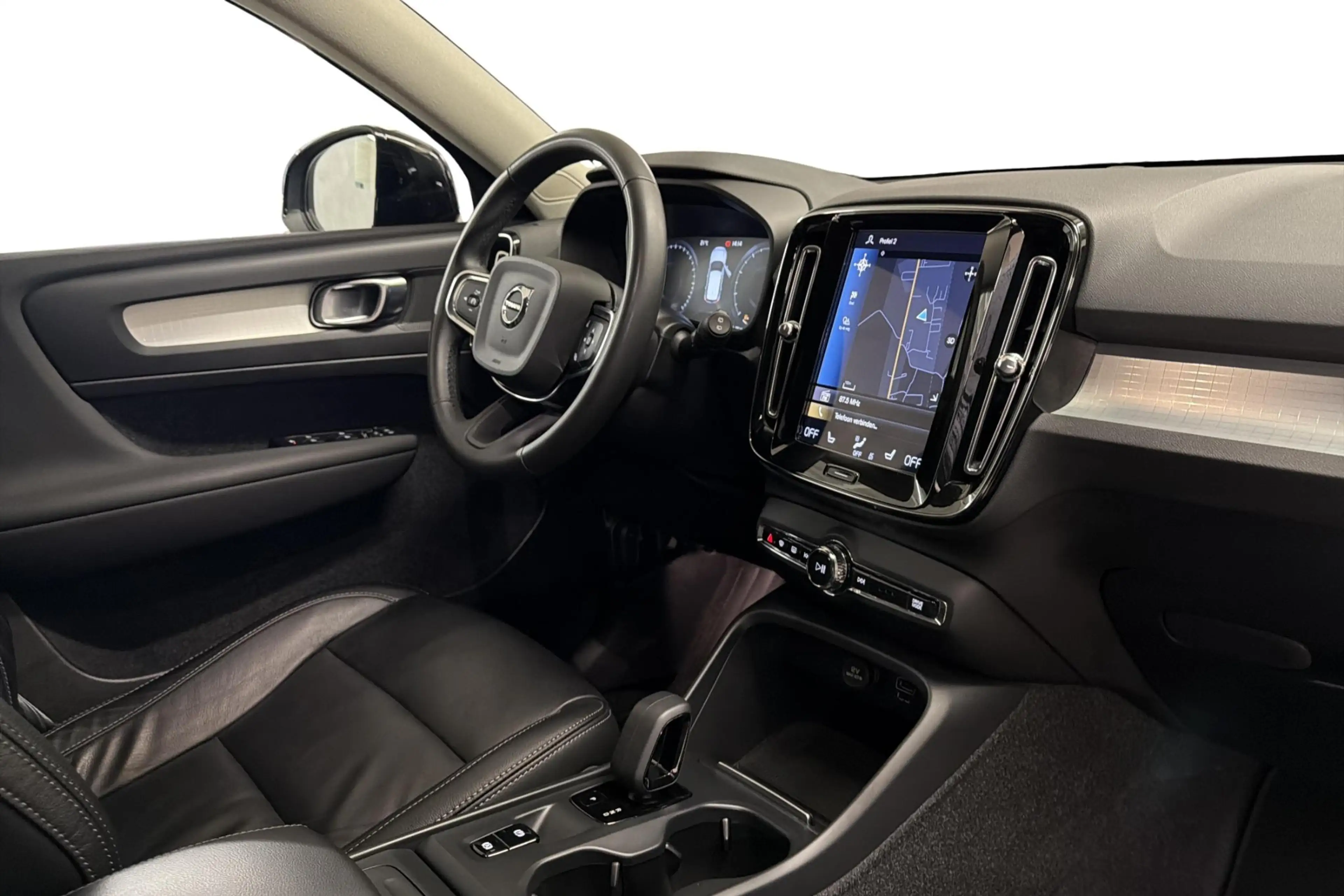 Volvo XC40 B4 Momentum Pro DCT — photo 5