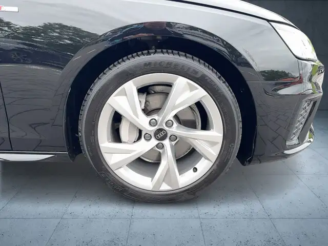 Audi A4 view 7