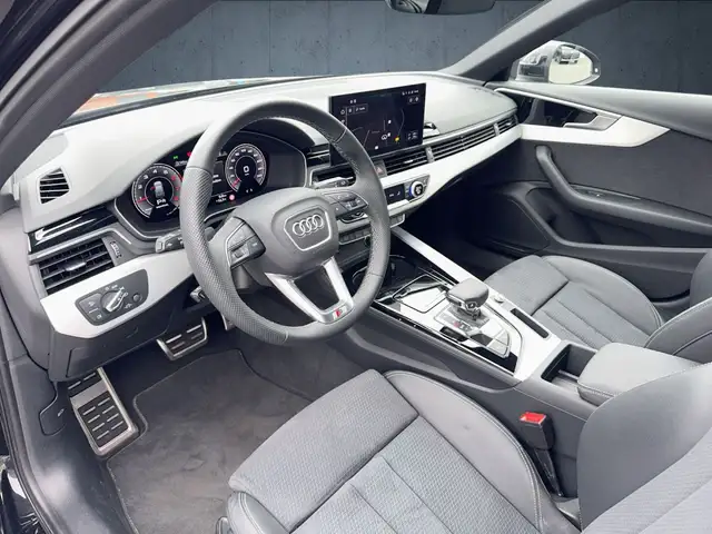 Audi A4 view 9